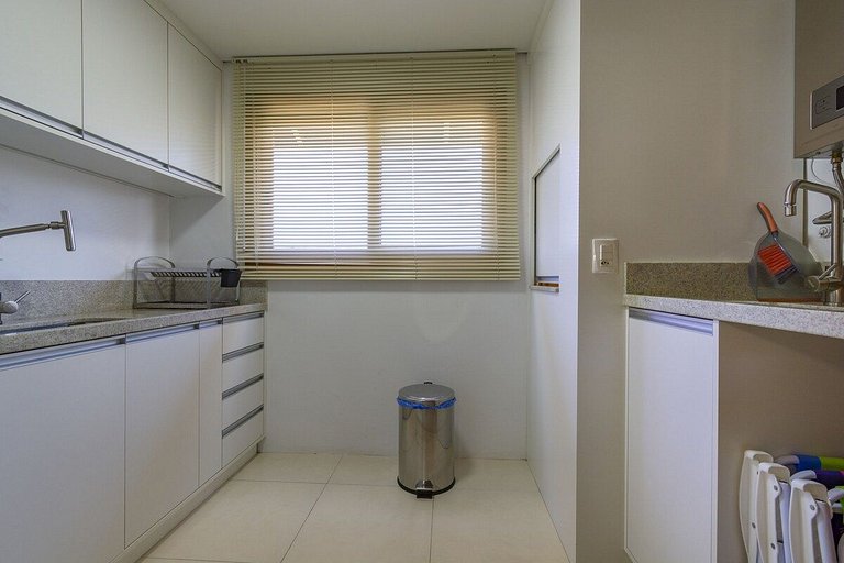 Rosa Apartamento Solar da Encosta 504