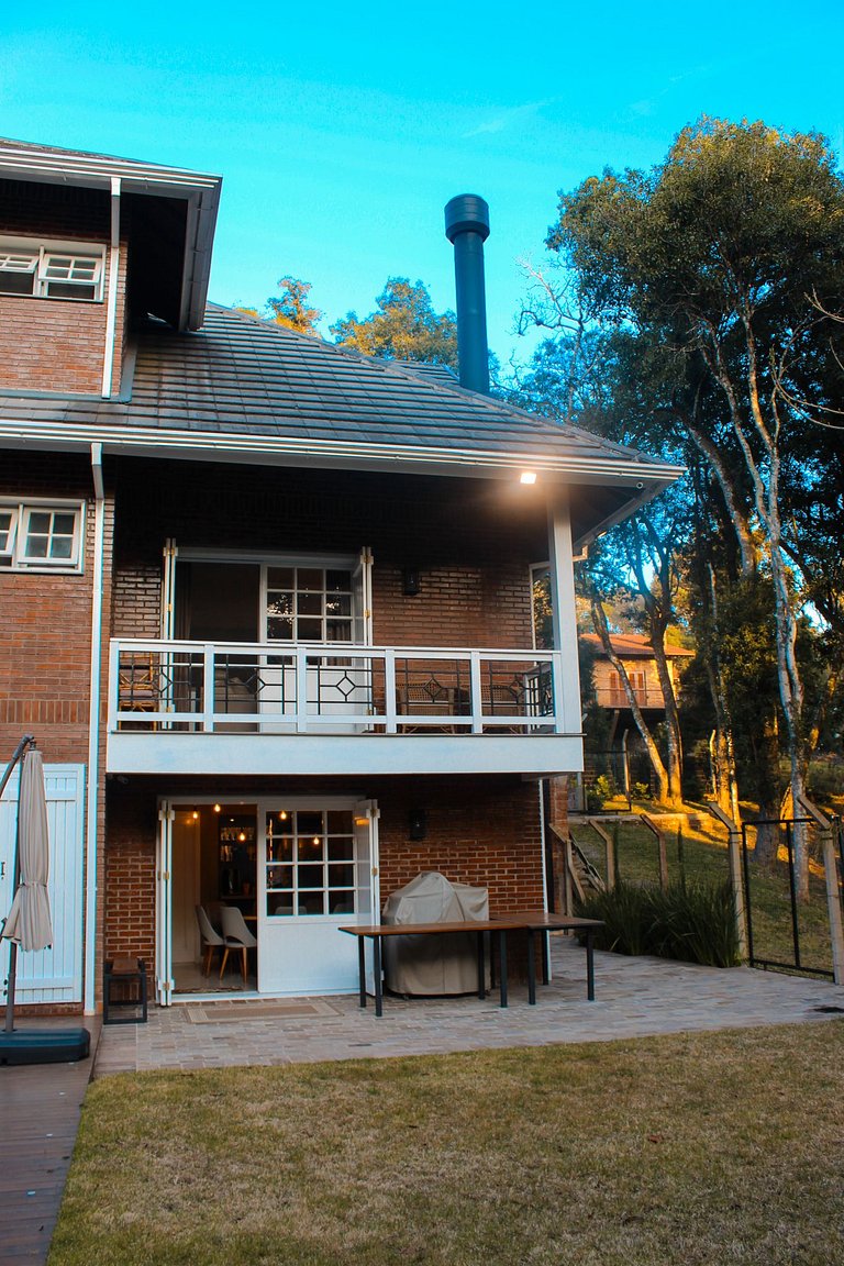 Rosa Casa no Bosque