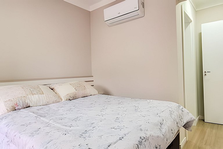 Rosa Apartamento Dom Luiz 205