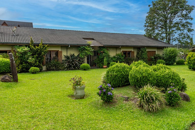 Rosa Casa Serena 5 Suítes Gramado