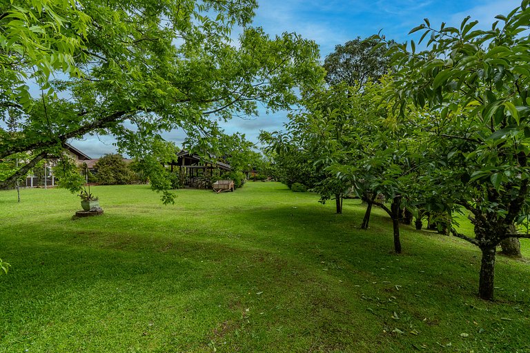 Rosa Casa Serena 5 Suítes Gramado
