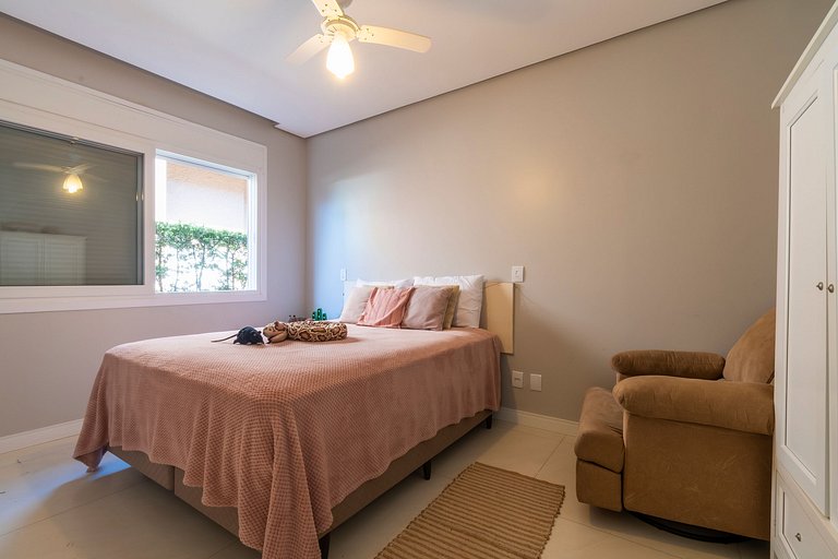 Rosa Casa 4 suítes Condomínio Enseada Xangri-Lá