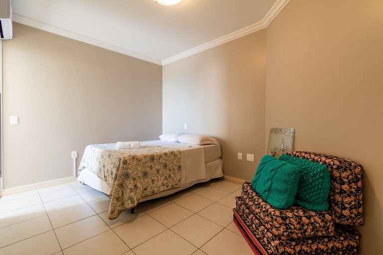 Rosa Apartamento Vale do Quilombo 203