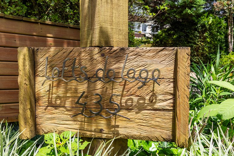 Rosa Edificio Lofts Lago dentro do condomínio Laje de Pedra