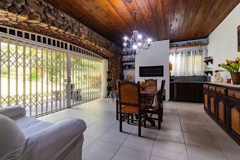 Rosa Sua Casa de Campo pertinho do Centro