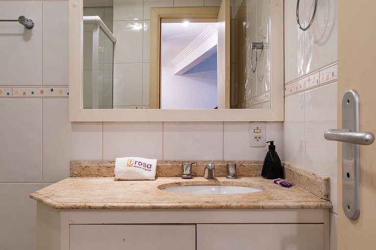 Rosa Apartamento com vista para a Borges